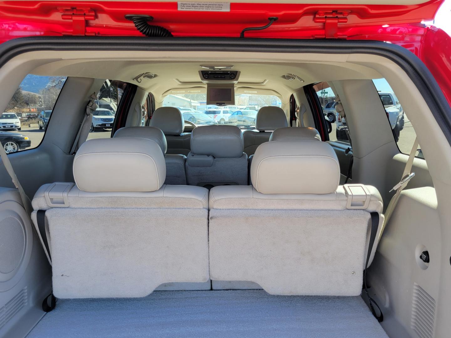 2004 Red /Tan Dodge Durango Limited (1D4HB58D34F) with an 5.7L V8 engine, 5 Speed Auto transmission, located at 450 N Russell, Missoula, MT, 59801, (406) 543-6600, 46.874496, -114.017433 - Photo#8